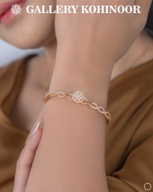 Tampil menawan dengan koleksi perhiasan Gallery Kohinoor
.
.
Dapatkan koleksi perhiasan emas model terbaru hanya di @gallerykohinoor
ALWAYS YOUNG & STAY GOLD🌟💫
.
.
More Info : ⤵️⤵️⤵️
Whatsapp :  087869999909 
Our outlets :
Gallery Kohinoor : Jl. Sulawesi No. 106-108, Denpasar, Bali. (0361)237925
.
New Gallery Kohinoor : Jl. Sulawesi No. 80, Denpasar, Bali. (0361)8486111
.
Gallery Kohinoor Teuku Umar : Jl. Teuku umar No. 14, Denpasar, Bali. (0361)8488999
.
.
#gallerykohinoor #goldshopbali #tokoemasbali #antam #goldjewellry 
TRUSTED GOLD SHOP GALLERY KOHINOOR ⭐ GET THE BEST DESIGNS AND MODELS WITH THE BEST PRICE AND LOTS OF CHOICES HERE 💗