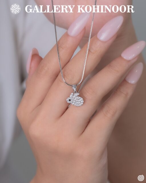 Tampil menawan dengan koleksi perhiasan Gallery Kohinoor..Dapatkan koleksi perhiasan emas model terbaru hanya di @gallerykohinoorALWAYS YOUNG & STAY GOLD🌟💫..More Info : ⤵️⤵️⤵️Whatsapp :  087869999909 Our outlets :Gallery Kohinoor : Jl. Sulawesi No. 106-108, Denpasar, Bali. (0361)237925.New Gallery Kohinoor : Jl. Sulawesi No. 80, Denpasar, Bali. (0361)8486111.Gallery Kohinoor Teuku Umar : Jl. Teuku umar No. 14, Denpasar, Bali. (0361)8488999..#gallerykohinoor #goldshopbali #tokoemasbali #antam #goldjewellry TRUSTED GOLD SHOP GALLERY KOHINOOR ⭐ GET THE BEST DESIGNS AND MODELS WITH THE BEST PRICE AND LOTS OF CHOICES HERE 💗